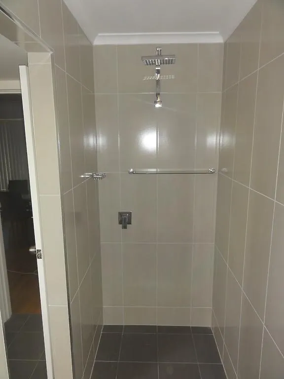 Prime Location & Spacious Adelaide 0*,  Australien