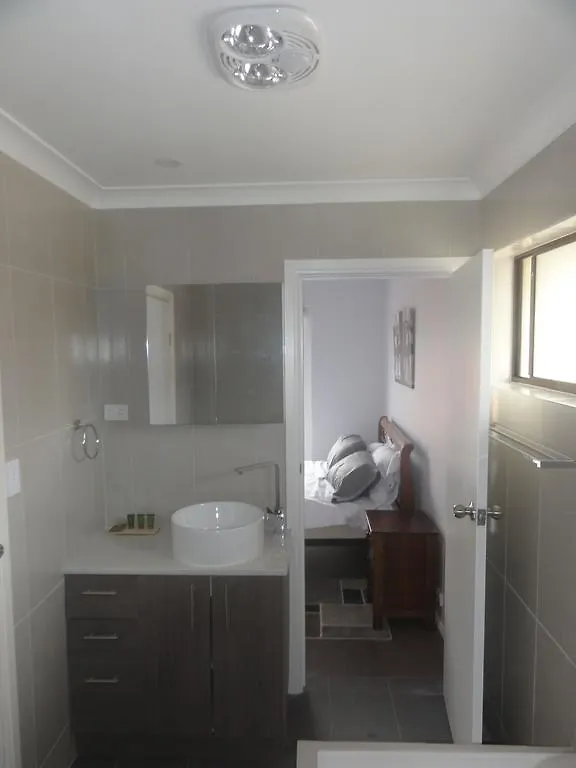 Prime Location & Spacious Adelaide Australien